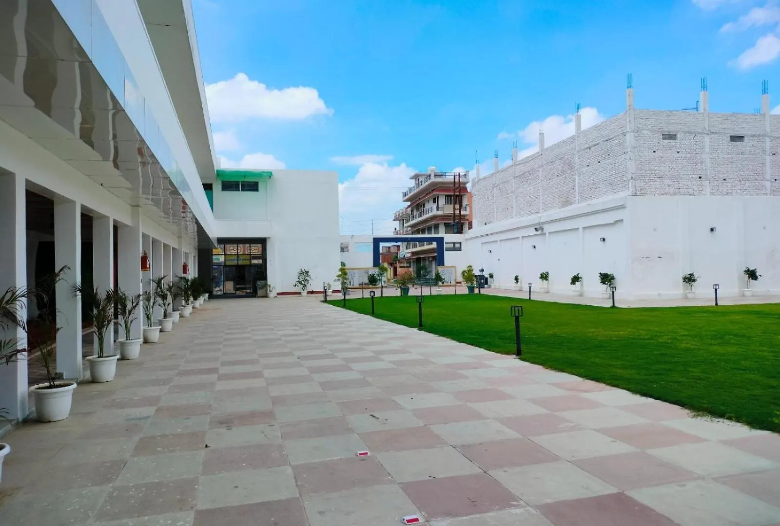 Hotel Buddha Park Near Sarnath-Peaceful Garden Retreat With Free Parking & Pets Welcome 0*, Varanasi